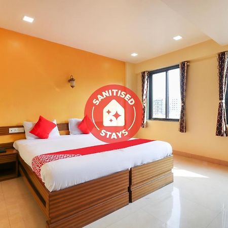 Oyo 10679 Hotel Nanashree Executive Vagholi Exterior foto